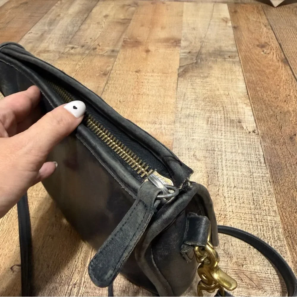 Coach vintage black shoulder bag 8023